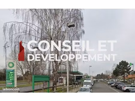 boutique 150 m² st leu la foret