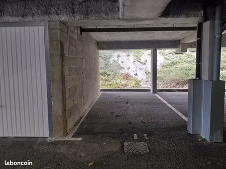 place parking couvert