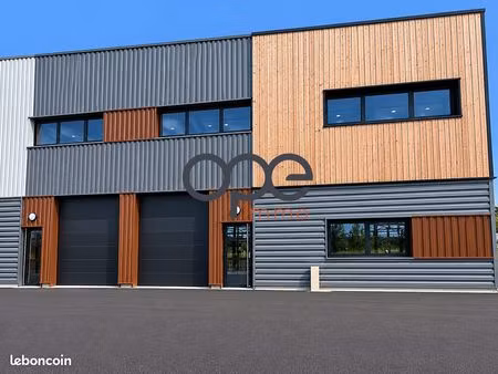 local 2556 m² viarmes