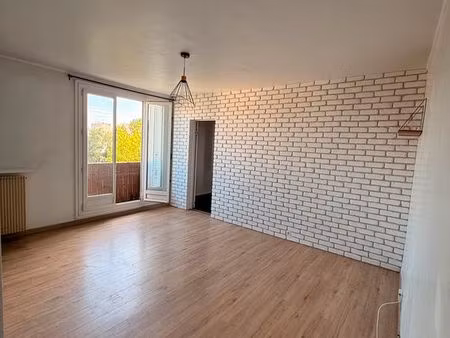 eaubonne – f3 58 m² – box  cave  balcon – gare à pied – 1 100 cc