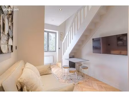 appartement lumineux et douillet  ecully