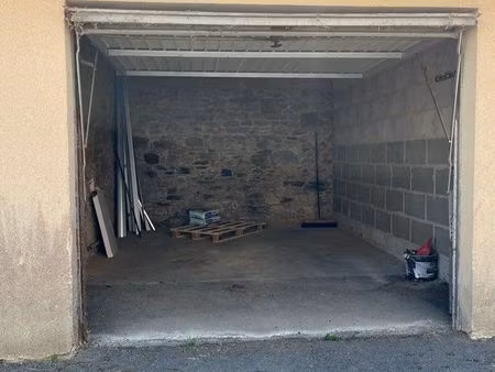 garage de 15 m² à louer – centre de saint-méloir-des-ondes
