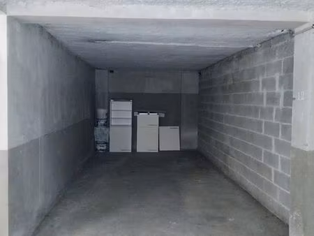 garage/box