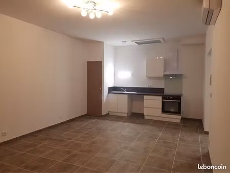 location t2 béziers arènes climatisé