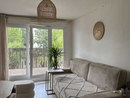 t2 récent 42 m2 avec balcon et parking