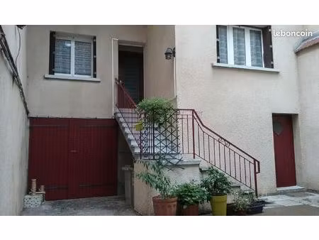 location appartement dans maison mitoyenne