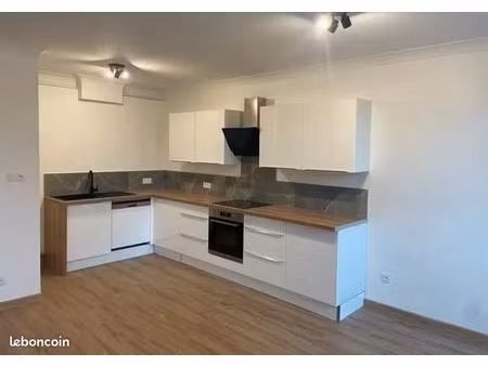 appartement f3 refait à neuf