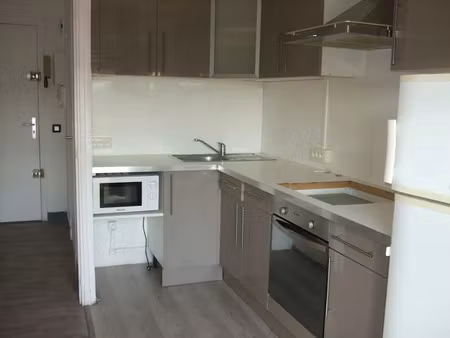 location meublée appartement 1 pièce 31 m² à montpellier (34000)  665 €