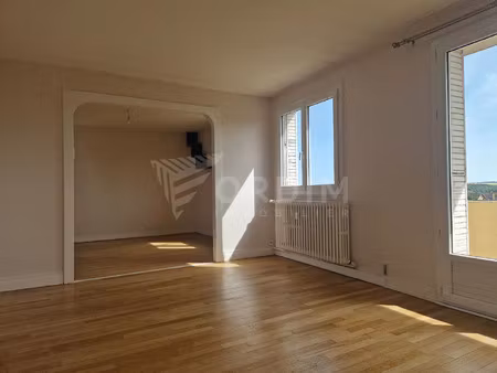 location appartement 2 pièces 71 m² à auxerre (89000)