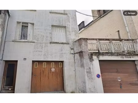 immeuble oloron sainte marie 2 appartements 2 garages avec jardin