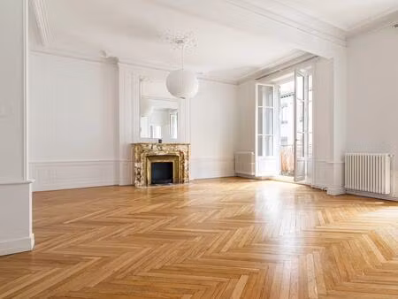 location bureaux 122 m² à 493 m²