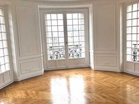 location bureaux 123 m² à 509 m²