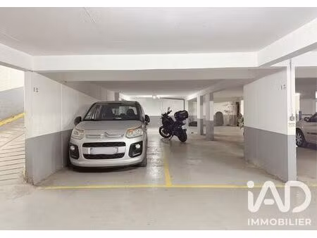 parking à paris (75020)