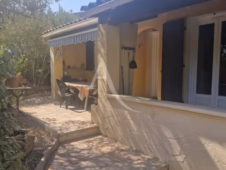 location maison 4 pièces 82 m² à la crau (83260)