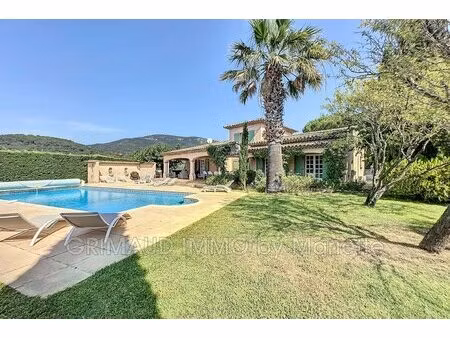 villa de charme au calme avec piscine  jardin arboré et 4 cham