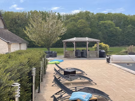 maison 9 pièces - 300 m²