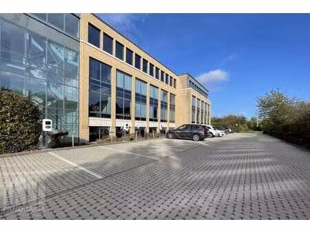 bureau de 371 m² avec visiblité du r0