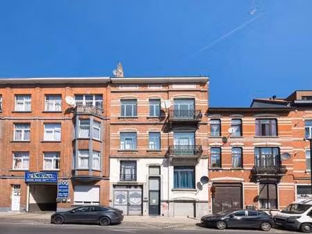 atelier/ entrepôt de ± 530m² avec bureau de ± 35m²
