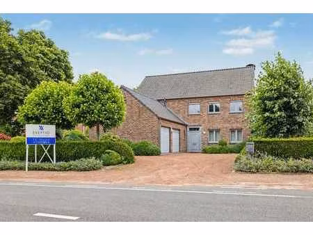 ruime villa met open zicht op ca. 1.364m2