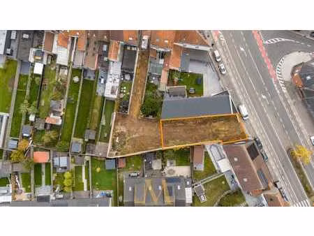 centraal gelegen bouwgrond van 361 m² nabij het centrum v...