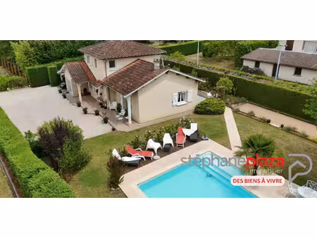 maison au calme avec piscine et suite parentale