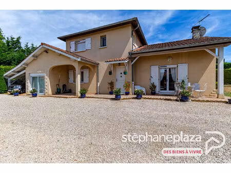 maison guereins 5 pièce(s) 125 m2