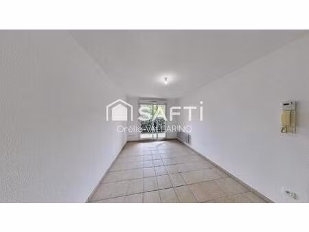 appartement t2 en rez-de-chaussée avec piscine