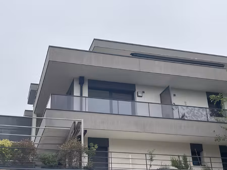 appartement t2 de 41 m2 avec balcon et garage résidence 20