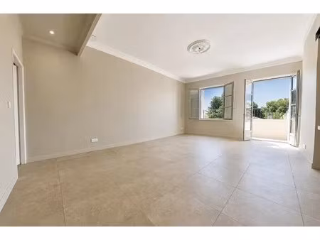 uzès centre historique: bel appartement de 91 m2