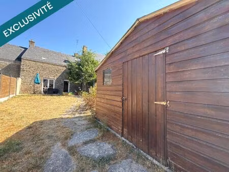 maison mitoyenne en pierre dans un hameau au calme