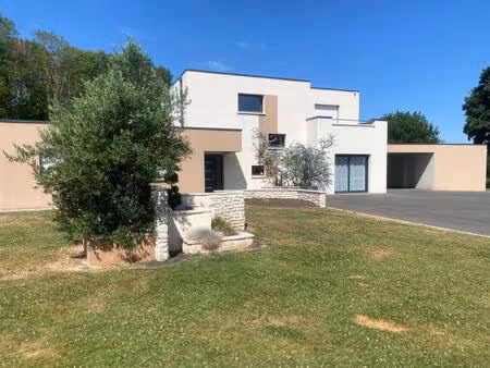 maison 228 m²  5 chambres  terrain de 4120 m²  10 min de flers