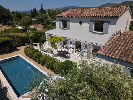 magnifique maison provençale au pied du village de lagnes