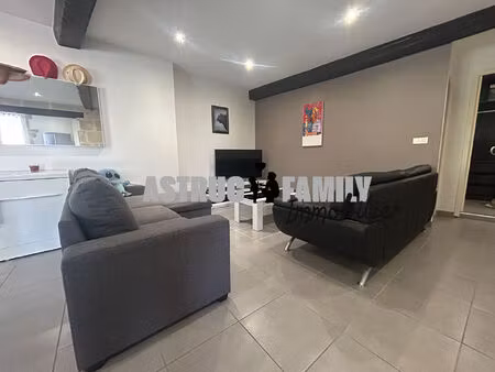 vauvert centre ville - location a l'annee meublee