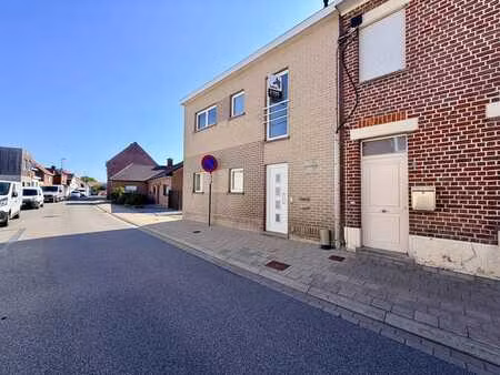 ruim duplex appartement met garage nabij centrum meulebeke!