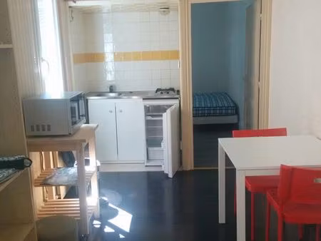 t1 meublé de 24 m2 en très bon état 395 euros cc