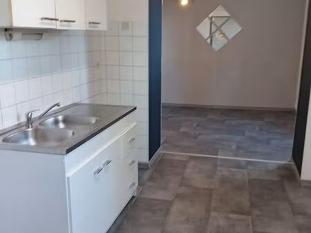 appartement 41 m2   2e étage libre