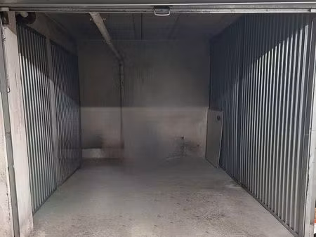 location garage  box fermé sécurisé hyper centre