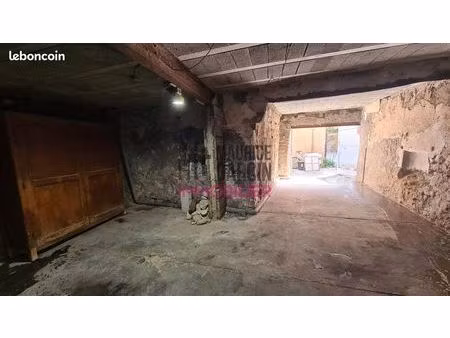 parking/box 50 m² mazan