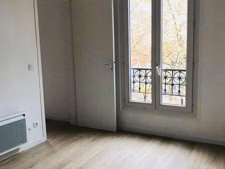 location 2 pièces 28m2 bon état à clichy la garenne