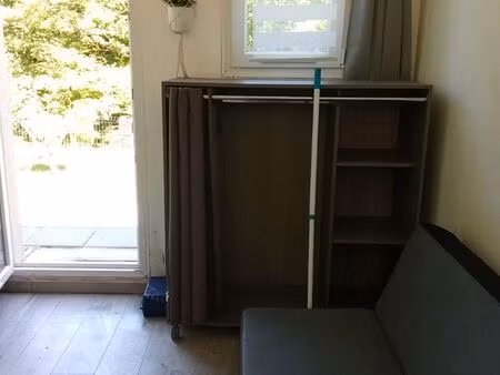 studio dans maison jardin terrasse entrée indépendante pour étudiants 13m2 dans maison end