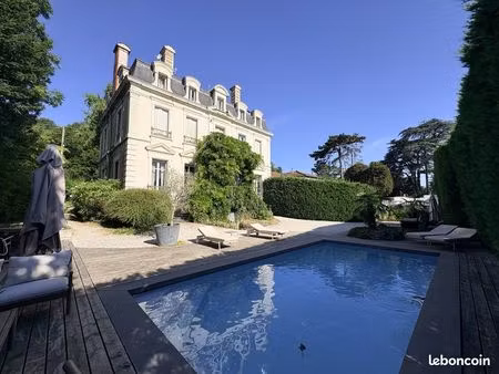 château 8 pièces 300 m²