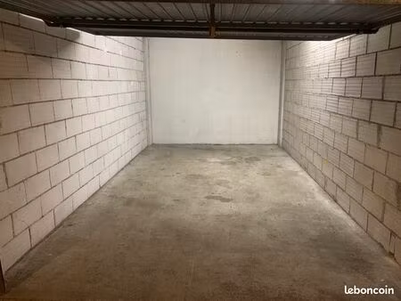 loue garage sécurisé