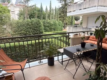 t2 meublé 52 m² | terrasse | garage | parking | résidence sécurisée | dagneux location