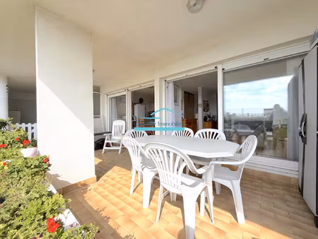 frontignan plage  appartement t3 front de mer avec parking