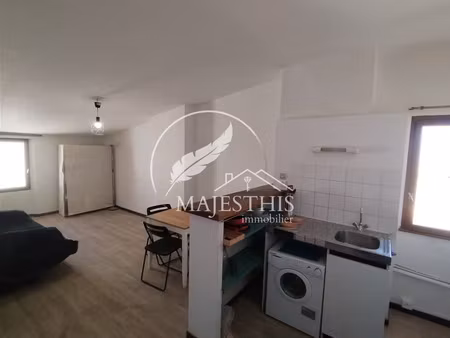 studio meuble 23.53m2 centre historique de hyeres