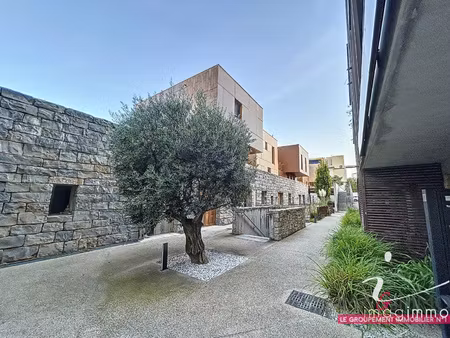 location studio avec terrasse