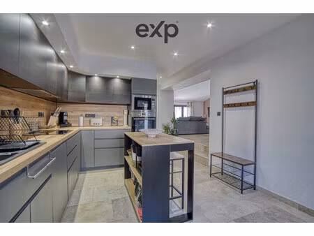 appartement de caractère entièrement rénové avec terrasse