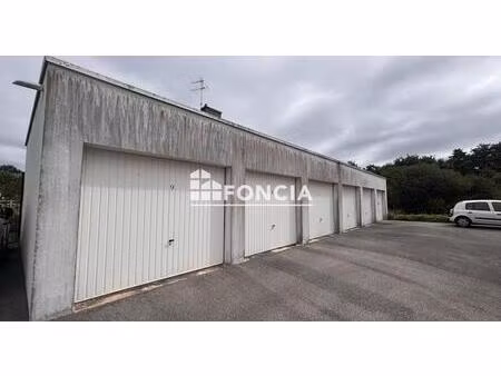 garage fermé dans une résidence de vannes est