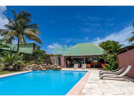 gîte clé en main (maison + 5 bungalows) avec piscine