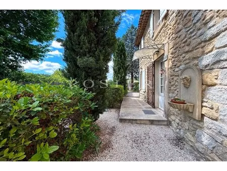 domaine viticole  oléicole et 3 gites au pied du mont-ventoux